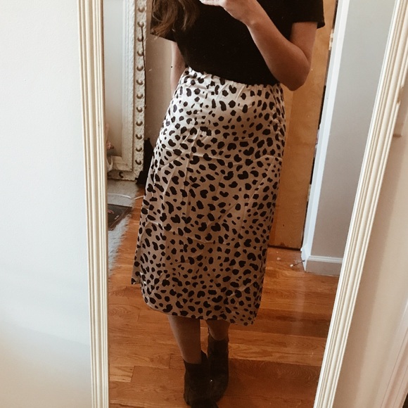 Silky Leopard Midi Skirt - Picture 7 of 7
